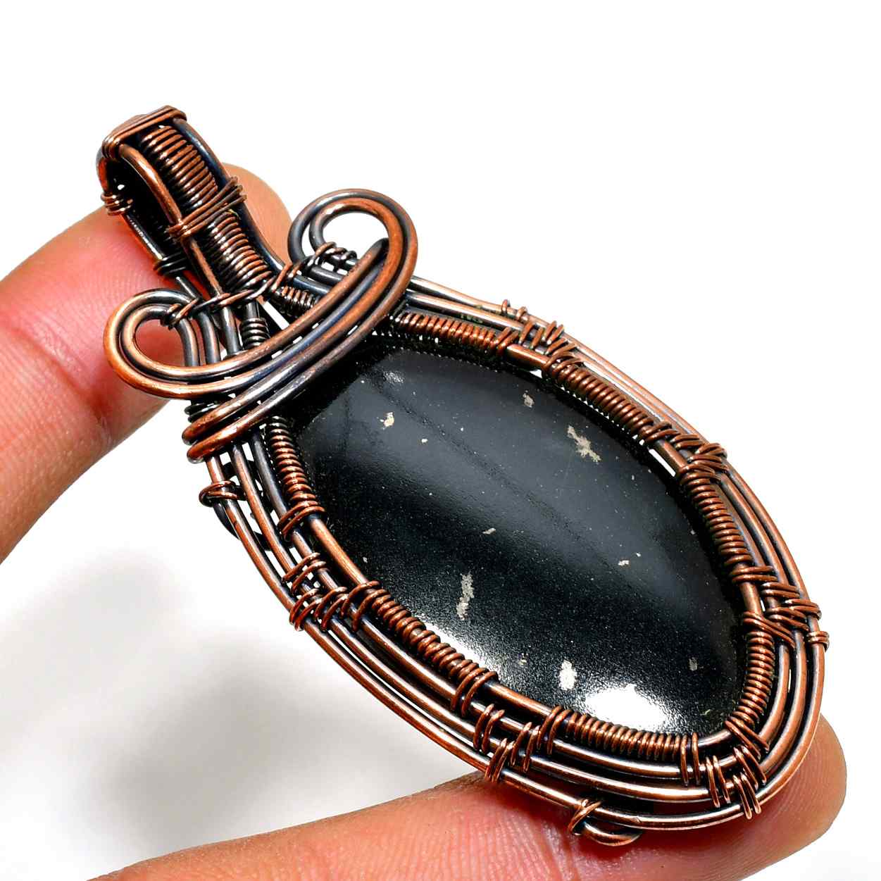 Midnight Embrace – Black Onyx Copper Pendant
