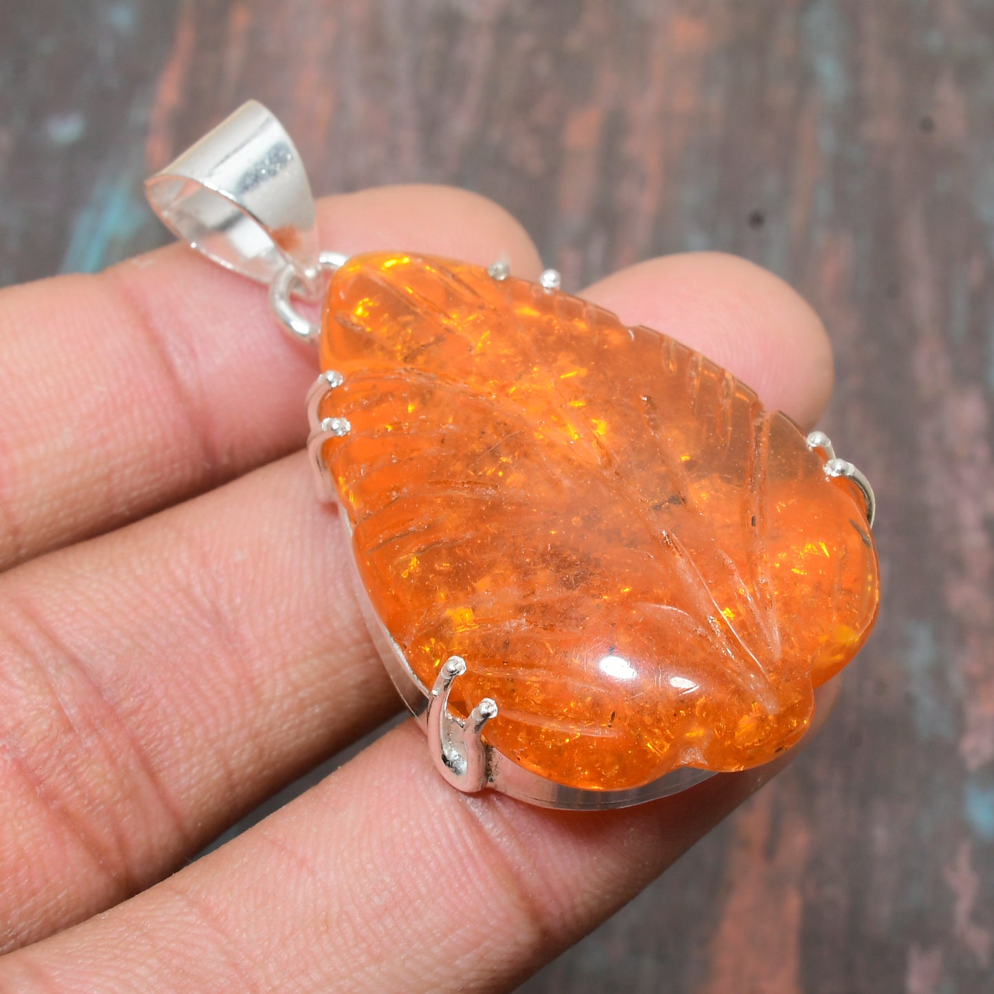 Solar Serenade – Natural Amber & Sterling Silver Pendant