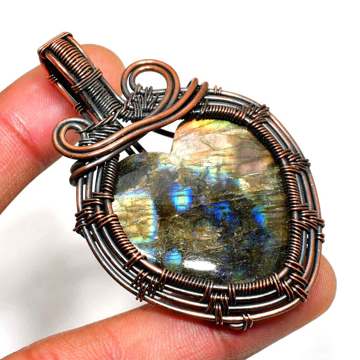 Nocturne’s Heart – Labradorite Copper Pendant