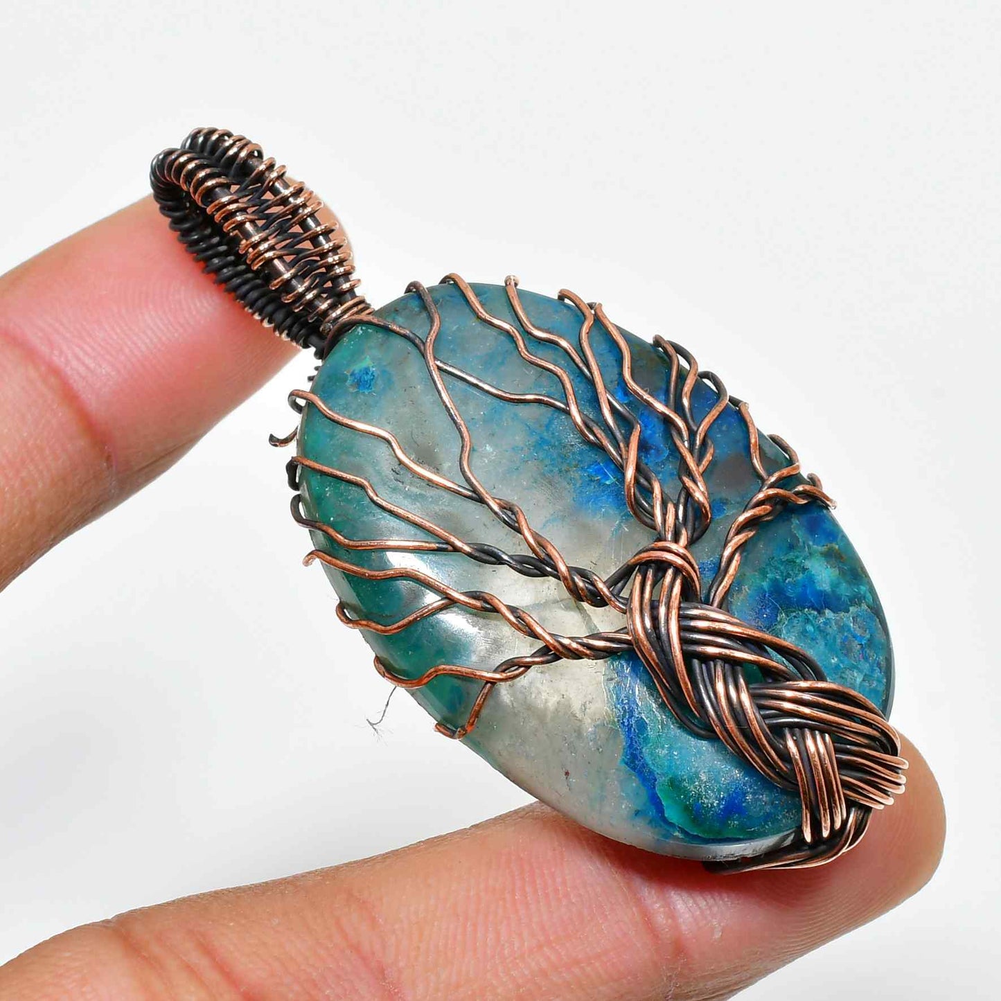 Aurora’s Veil – Labradorite Copper Pendant