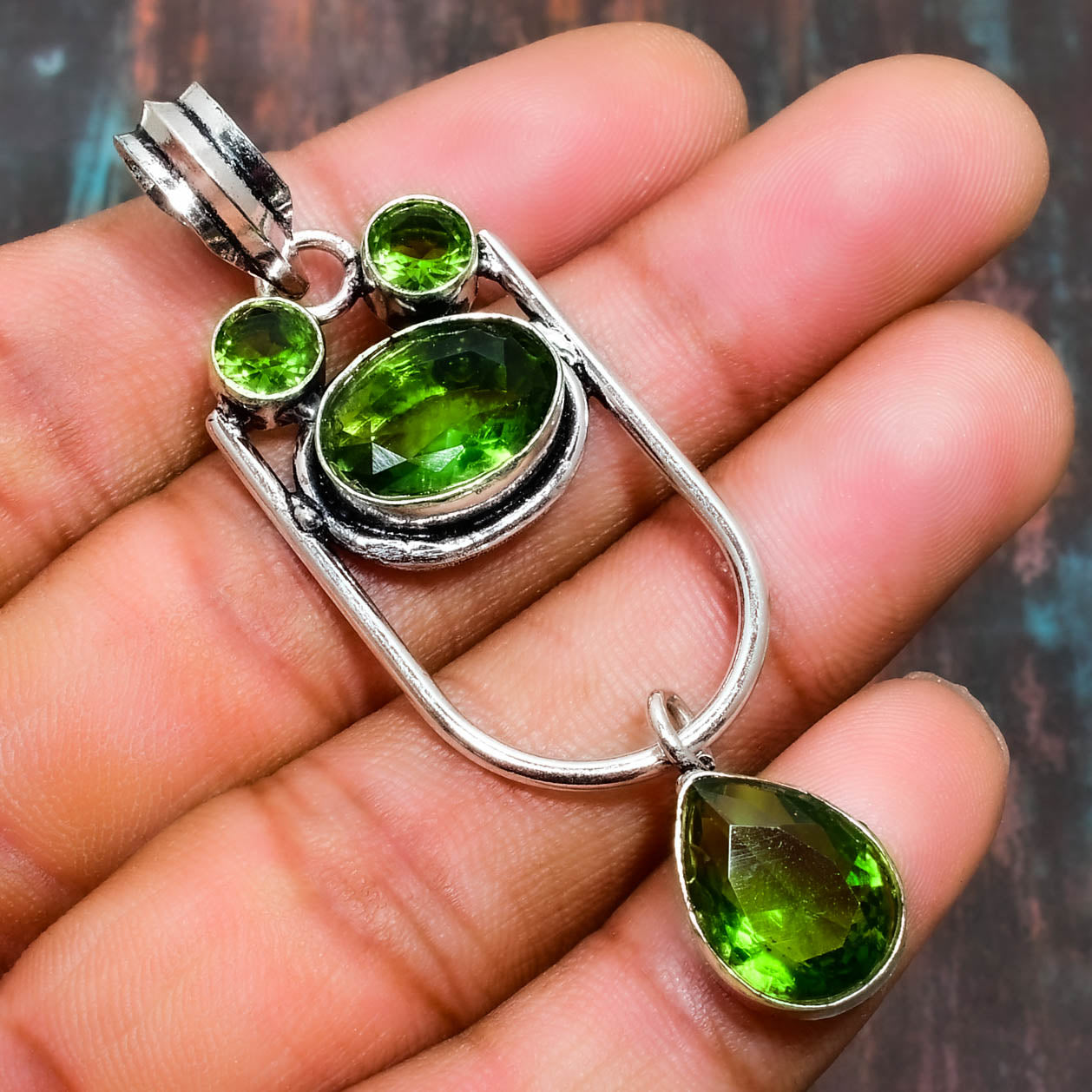 Verdant Renewal – Sterling Silver Peridot Pendant
