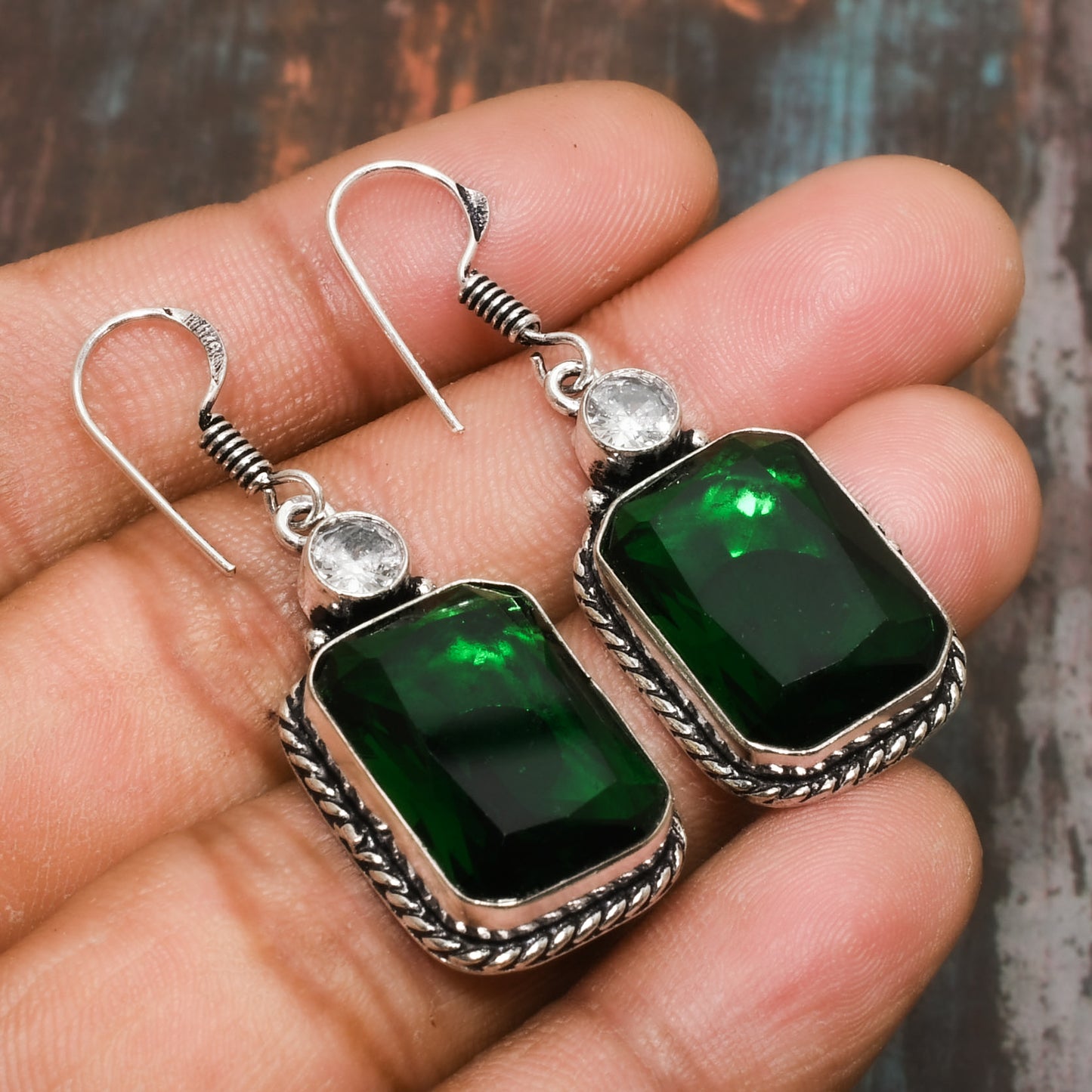 Emerald Essence – Handcrafted Silver Gemstone Earrings