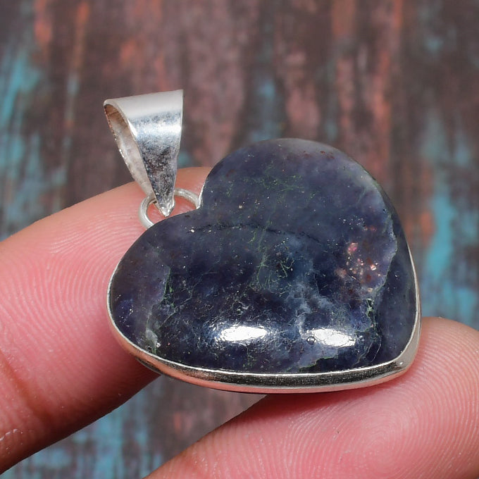 Serenity Heart – Sodalite Sterling Silver Pendant