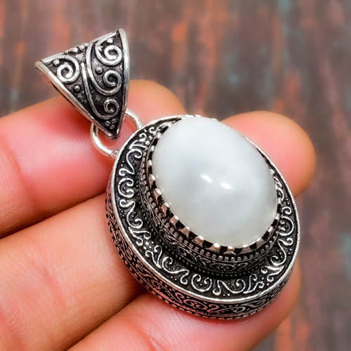 Selene’s Grace – Silver Moonstone Pendant