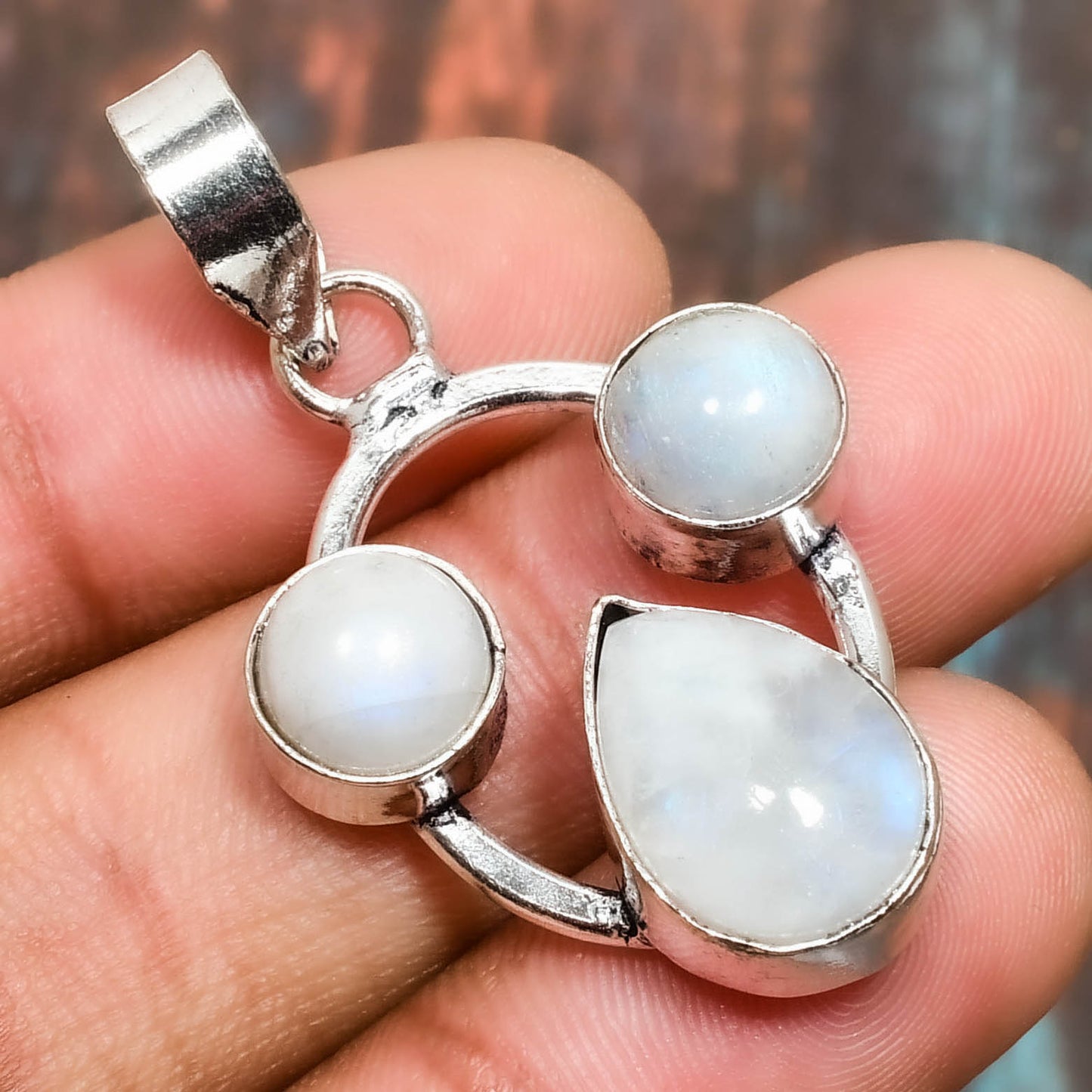 Luna’s Harmony – Sterling Silver Moonstone Pendant