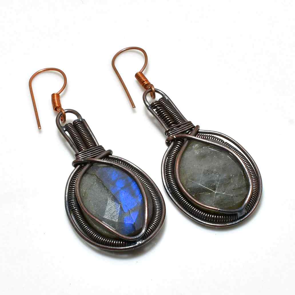 Aurora’s Gleam – Labradorite Copper Earrings