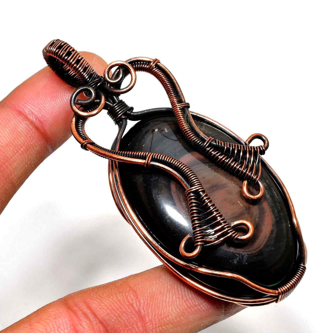 Nyx’s Embrace – Black Onyx Copper Pendant