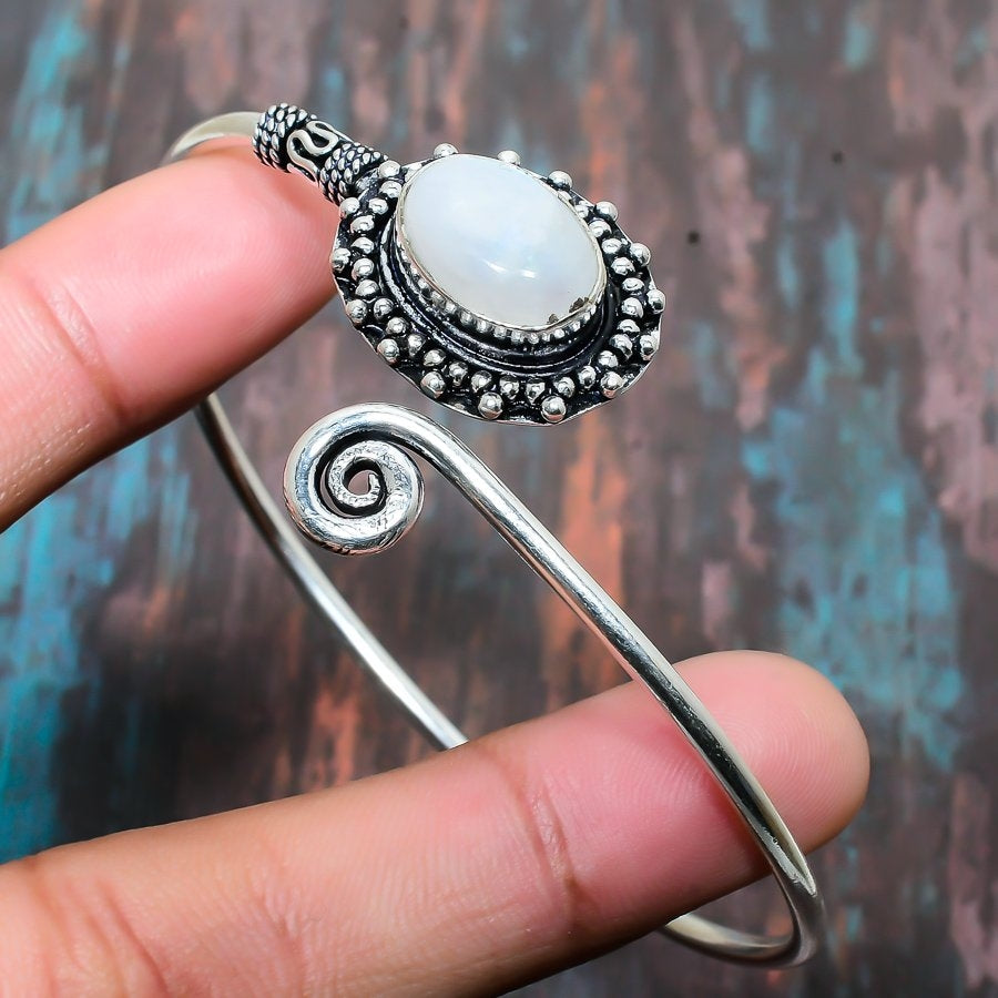 Moonlit Aura – Silver & Moonstone Bracelet