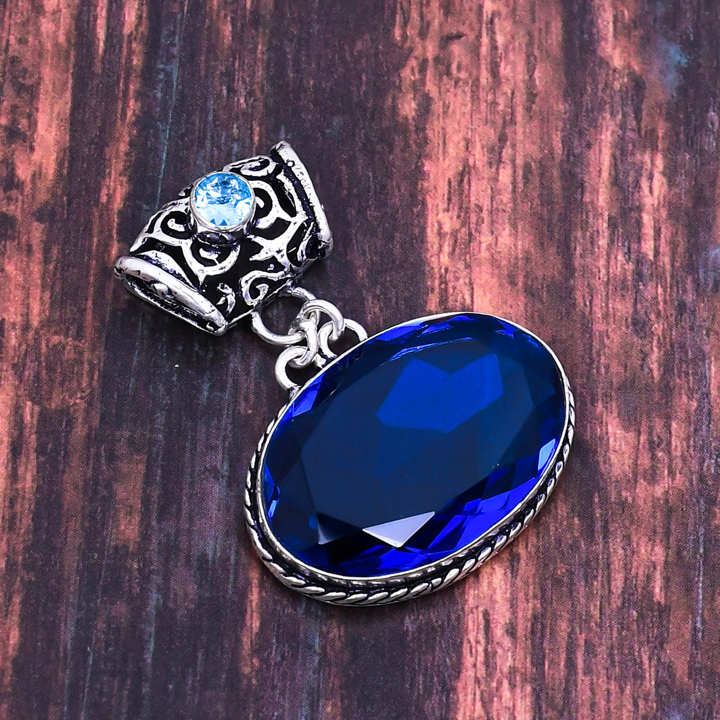 Sapphire Serenity – Handcrafted Silver Pendant