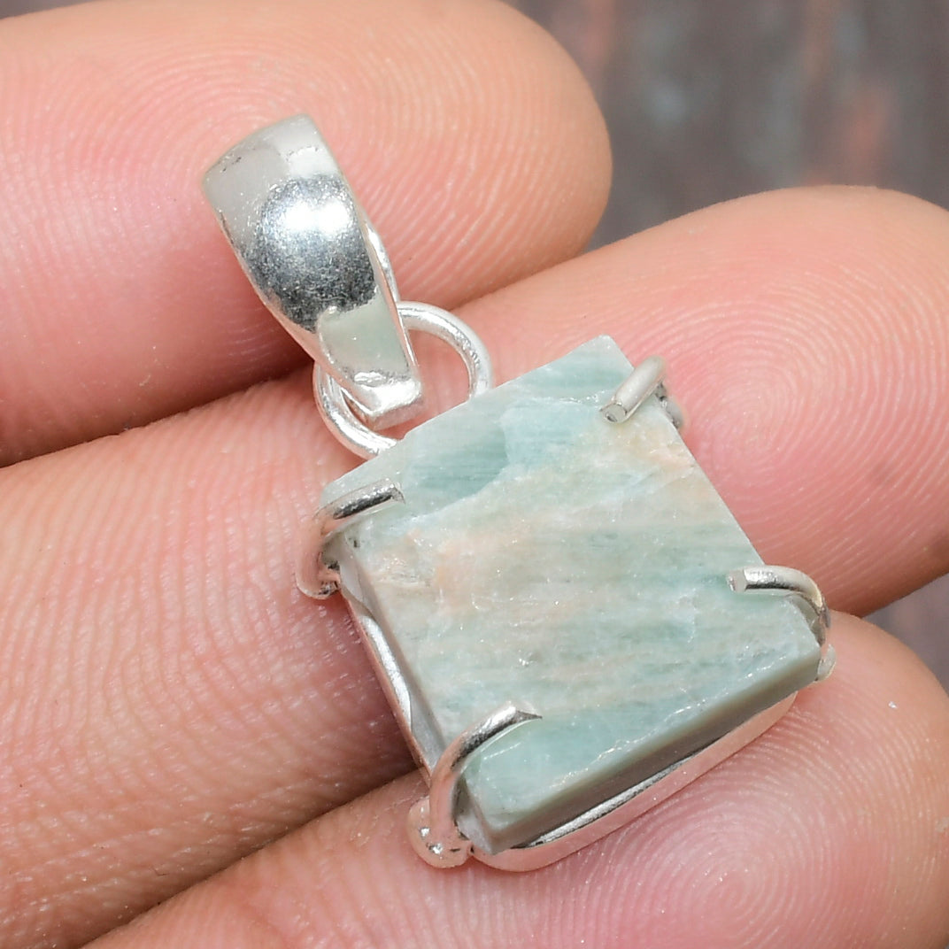 Ocean’s Whisper – Aquamarine Sterling Silver Pendant