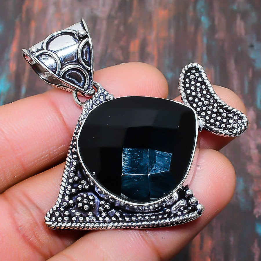Midnight Shield – Black Onyx Sterling Silver Pendant