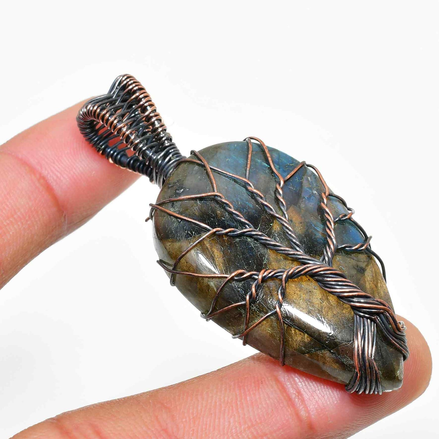 Selene’s Shield – Labradorite Copper Pendant