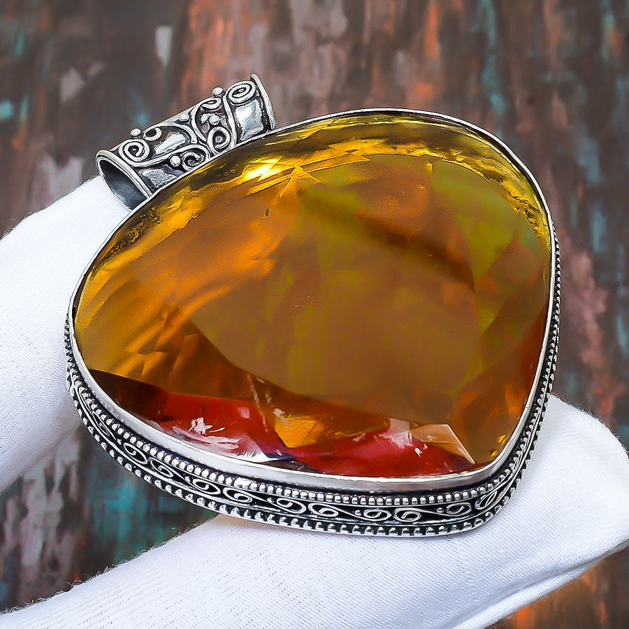 Solar Serenity – Amber & Sterling Silver Pendant