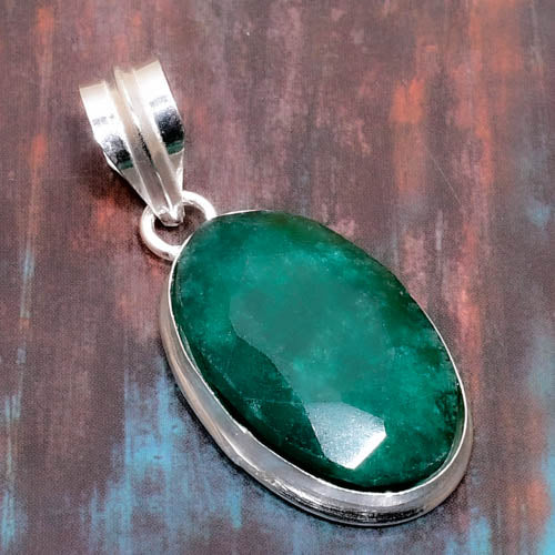 Sylvan Serenity – Emerald Silver Pendant