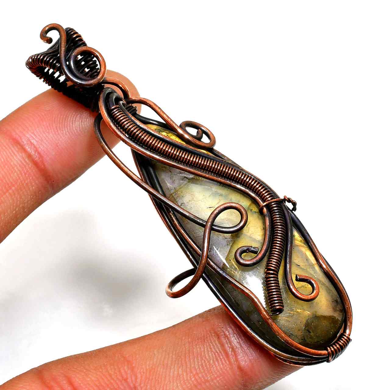 Ember’s Embrace – Antique Copper Labradorite Pendant