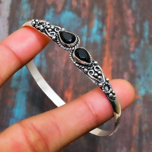 Serenity’s Shield – Sterling Silver Onyx Bangle
