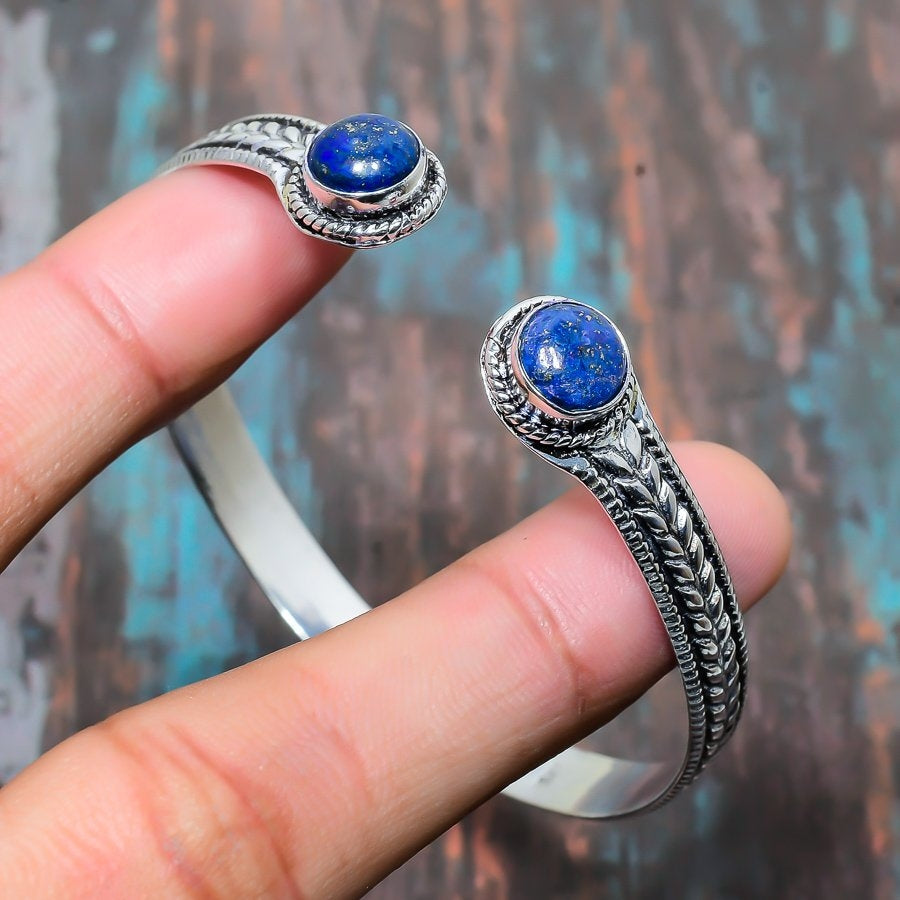 Celestial Embrace – Lapis Lazuli Silver Cuff