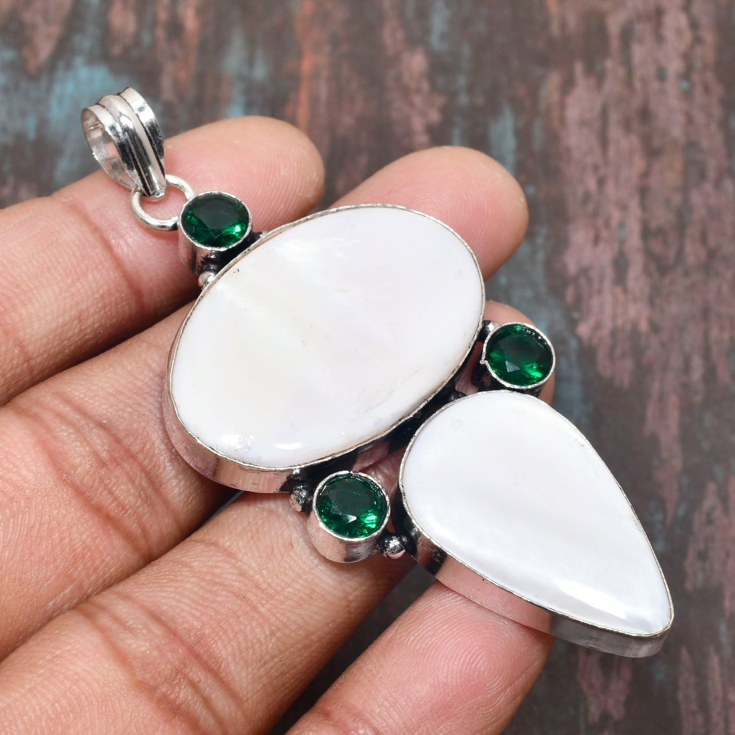 Moonlit Serenity – Mother of Pearl & Green Gemstone Pendant