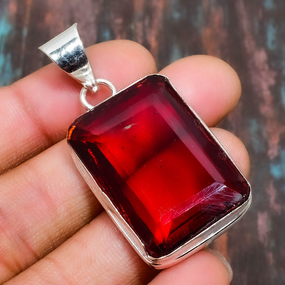Crimson Ember – Garnet Silver Pendant