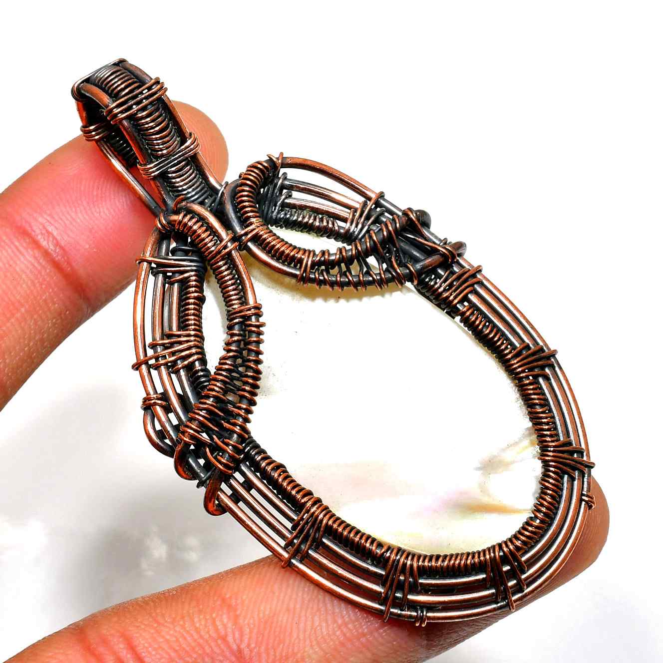 Serenity’s Embrace – Copper-Wrapped Amethyst Pendant