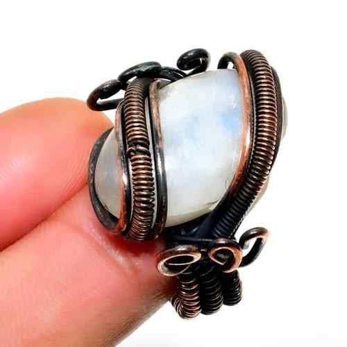 Moonlit Embrace – Handwoven Copper Moonstone Ring
