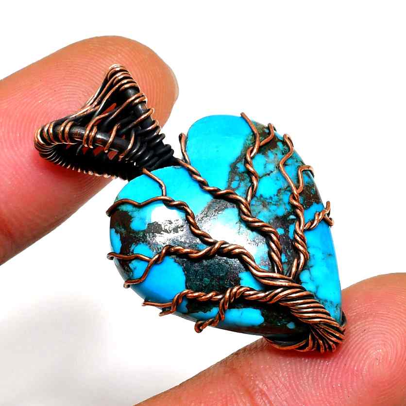 Heart of the Ocean – Copper-Wrapped Turquoise Pendant