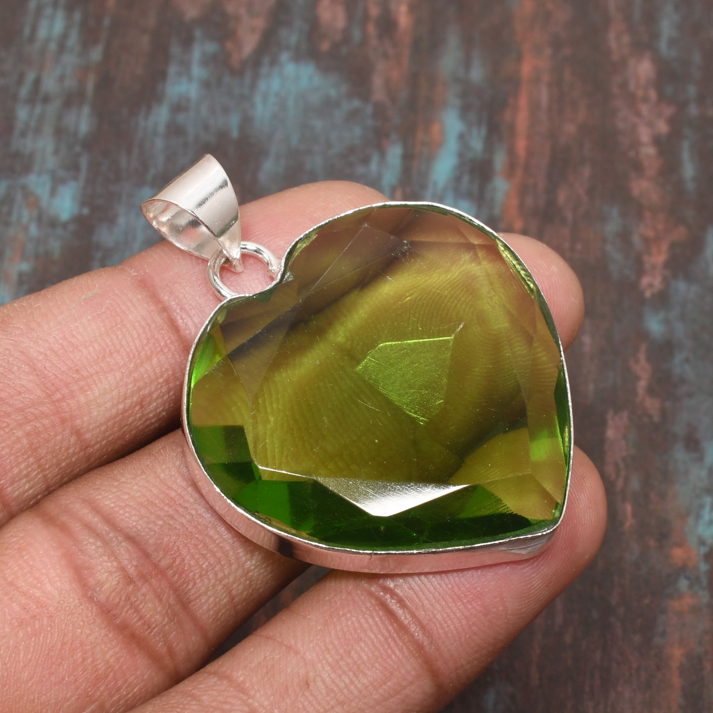 Meadow Glow – Sterling Silver Peridot Pendant
