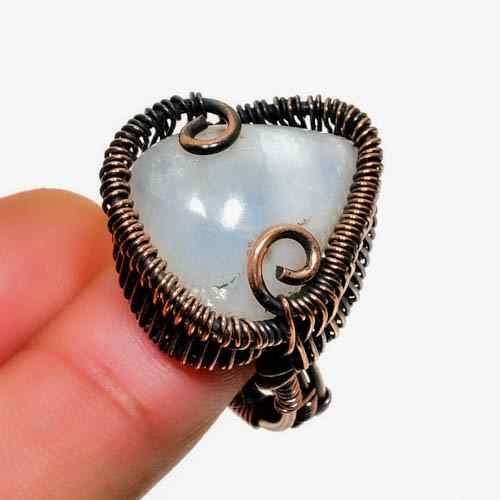 Luna’s Embrace – Copper-Wrapped Moonstone Ring