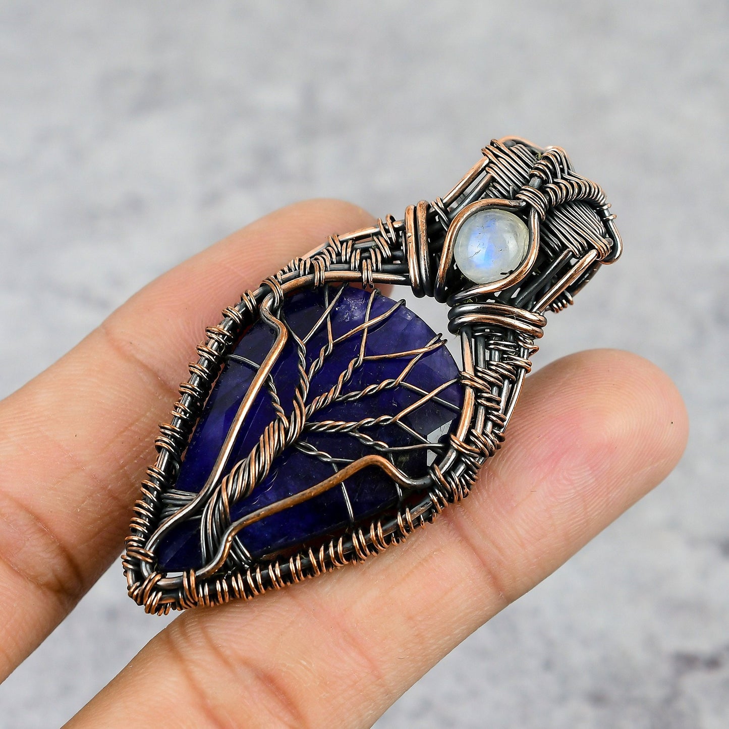 Blue Sapphire Gemstone Pendant