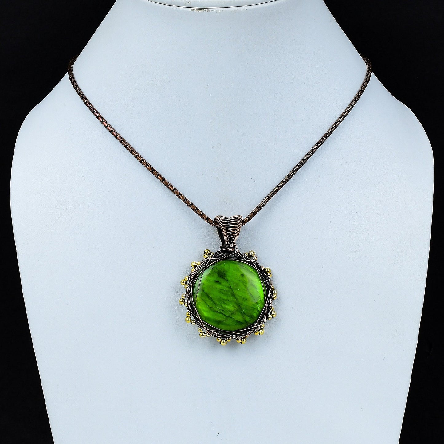 Green Flash Labradorite Gemstone Pendant