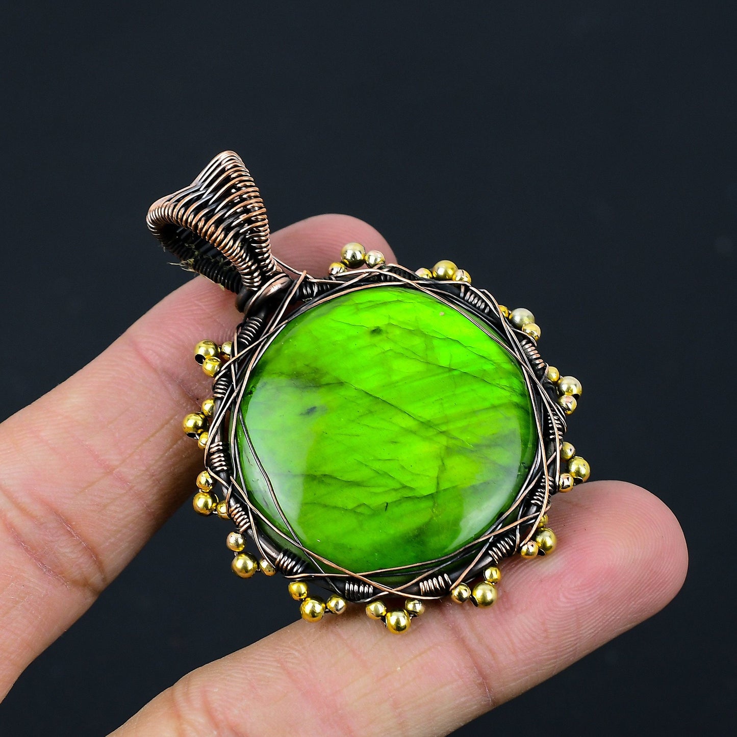 Green Flash Labradorite Gemstone Pendant