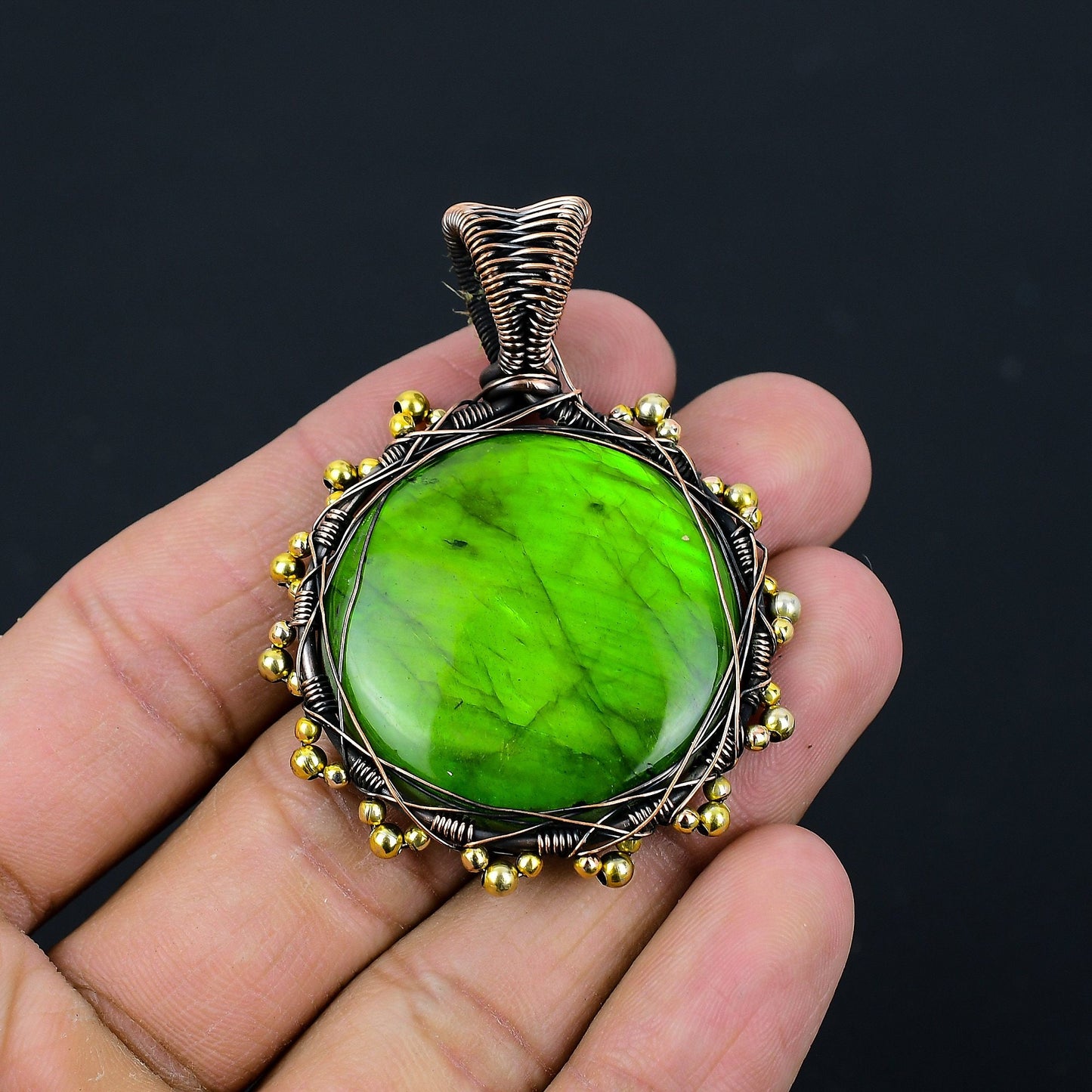 Green Flash Labradorite Gemstone Pendant