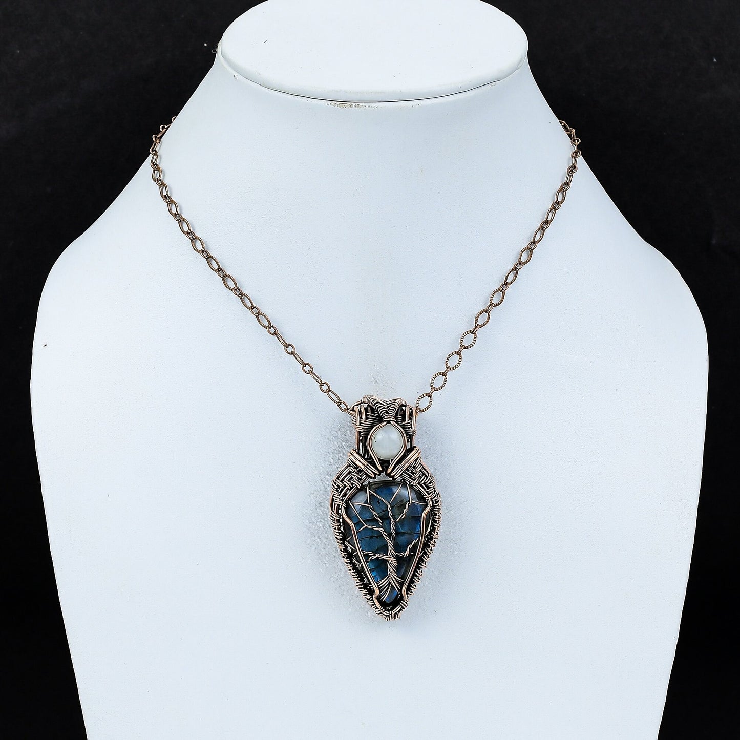 Blue Flash Labradorite Gemstone Pendant