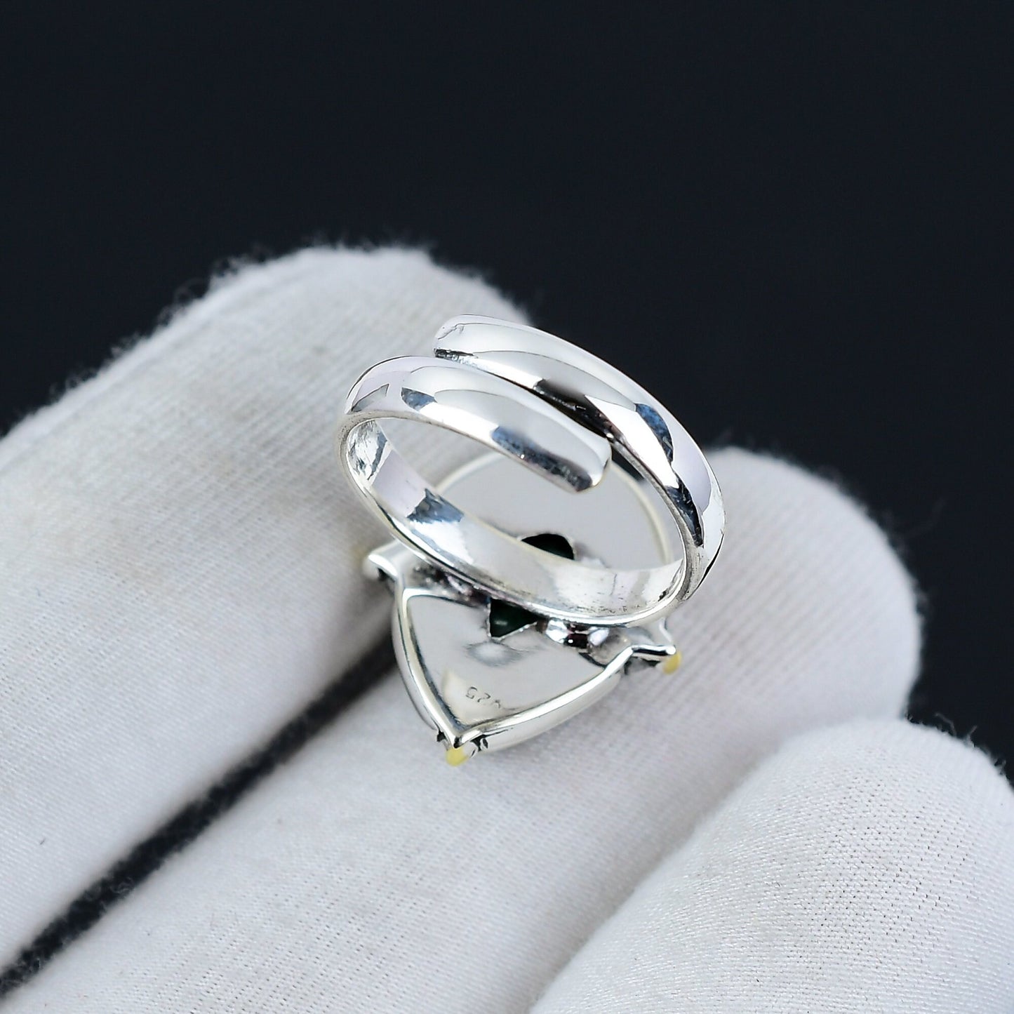 Green Emerald Gemstone Teardrop Ring