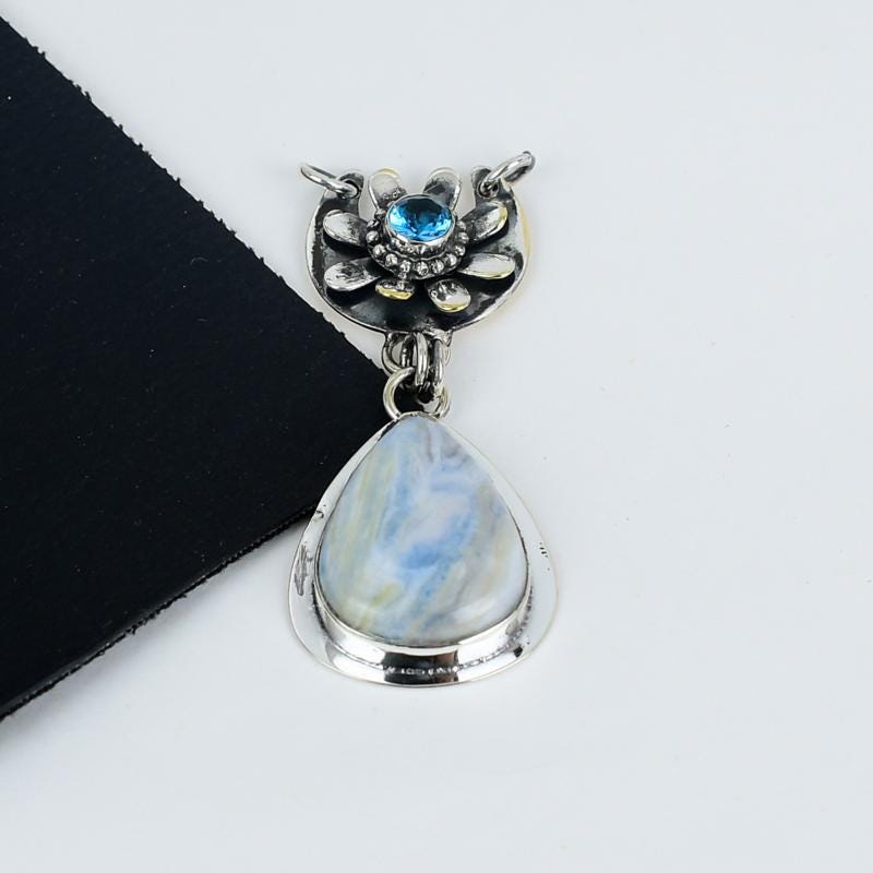 Rainbow Moonstone Silver Pendant