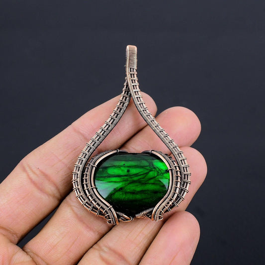 Green Flash Labradorite Gemstone Pendant