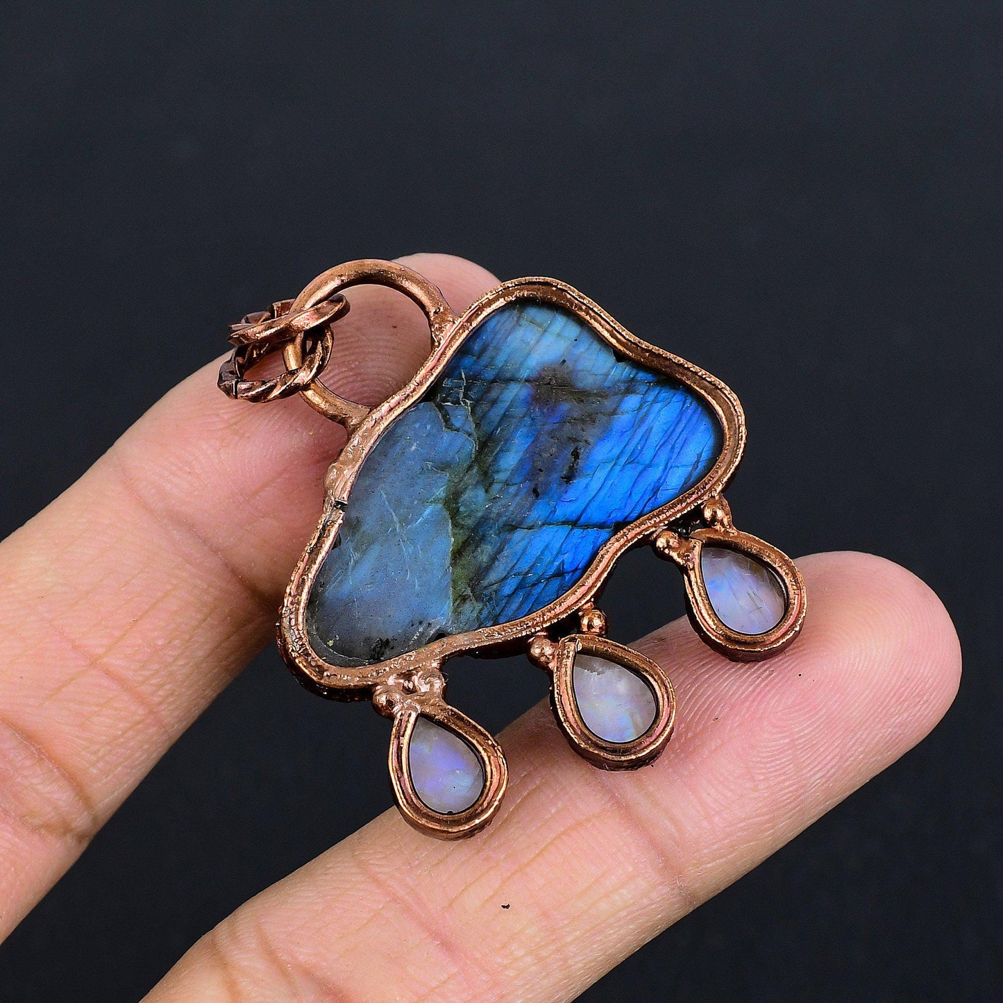 Blue Flash Labradorite Gemstone Pendant