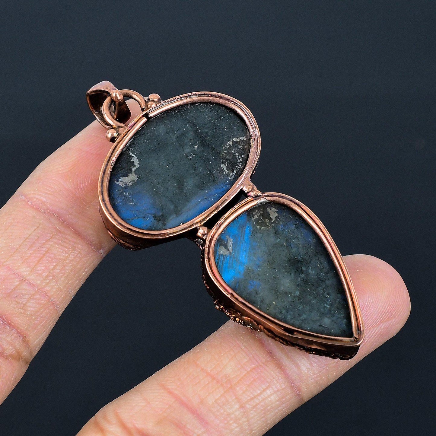 Blue Flash Labradorite Gemstone Pendant