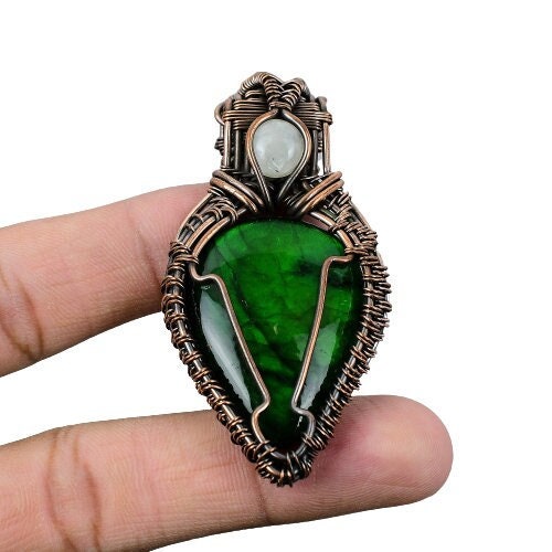 Green Labradorite Gemstone Pendant