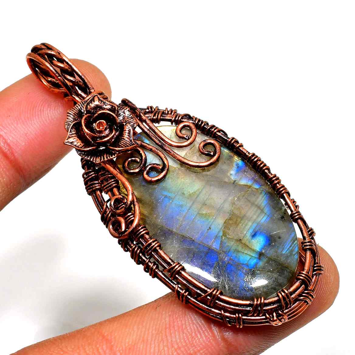 Luna’s Shard – Labradorite Copper Pendant