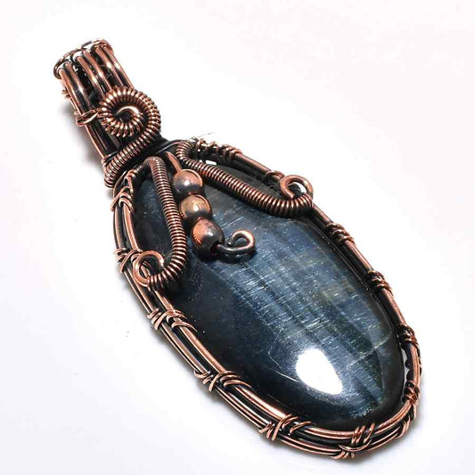 Luna’s Aegis – Labradorite Copper Pendant