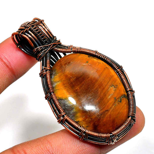 Guardian’s Gaze – Tiger Eye Copper Pendant