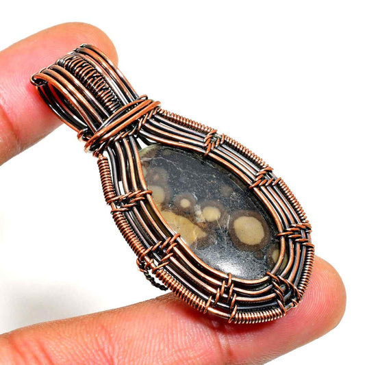 Starlit Essence – Copper-Wrapped Stone Pendant