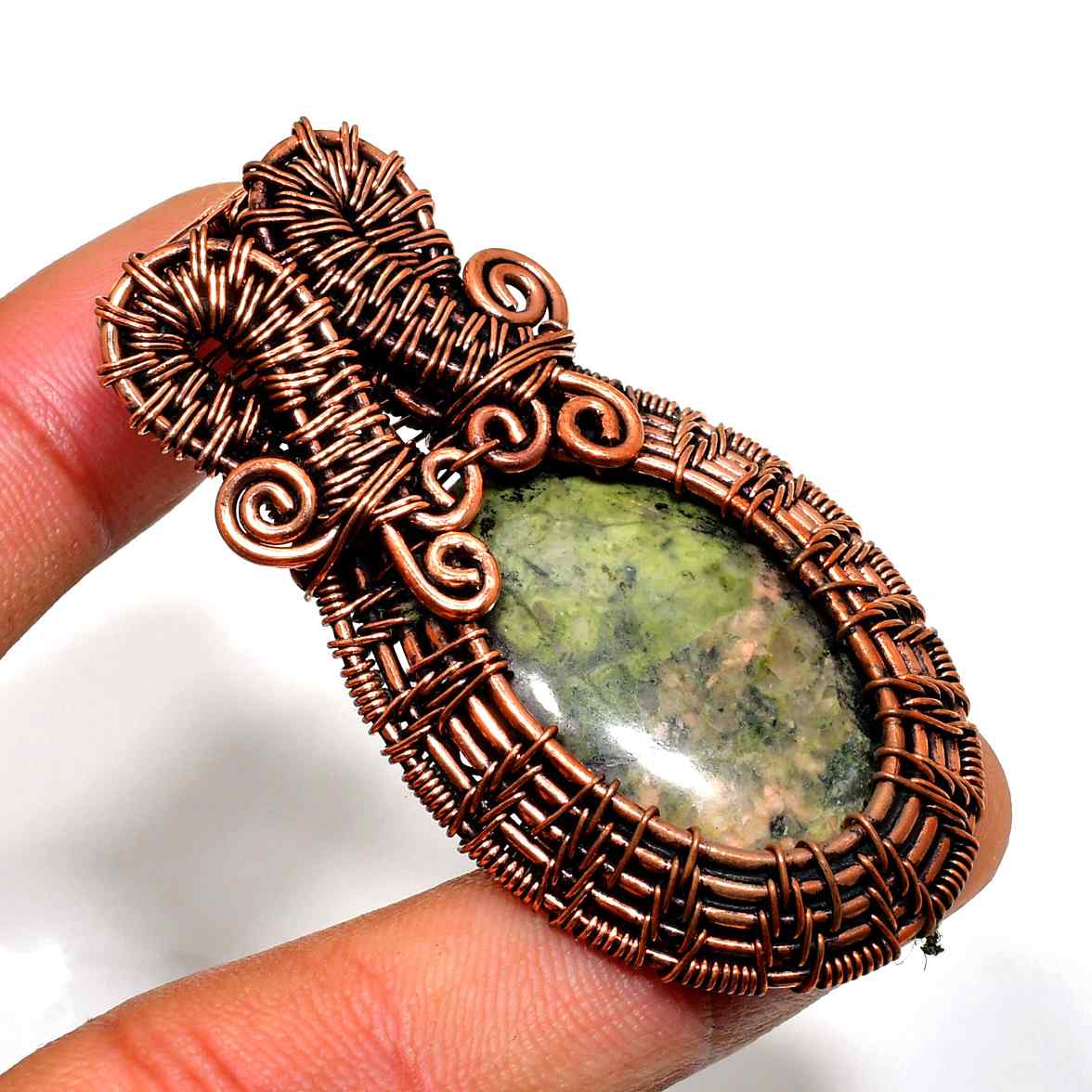 Verdant Embrace – Copper-Wrapped Green Gemstone Pendant