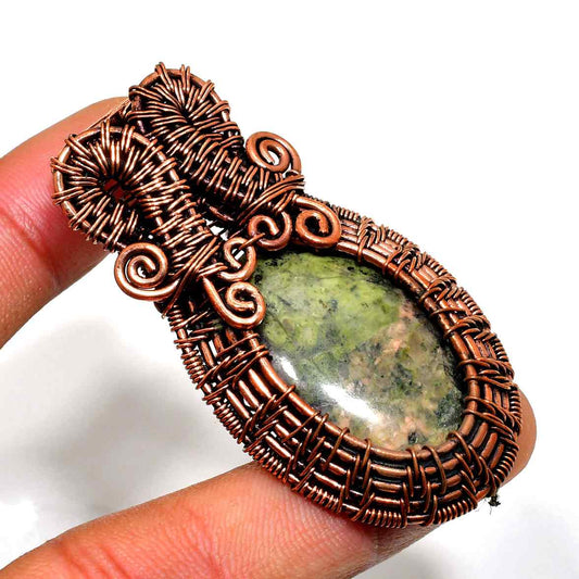 Verdant Embrace – Copper-Wrapped Green Gemstone Pendant