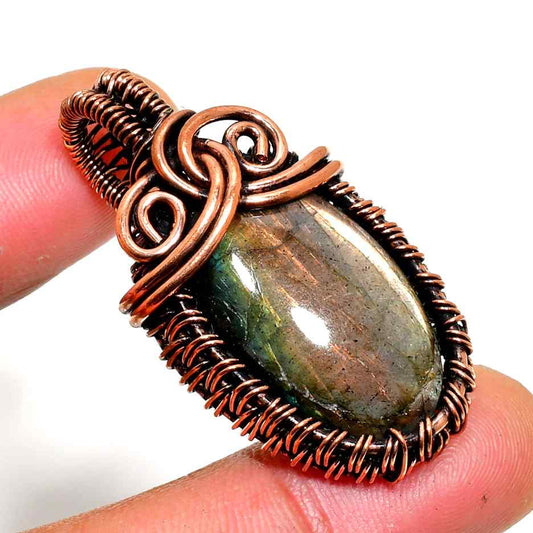 Aurora’s Ward – Labradorite Copper Pendant