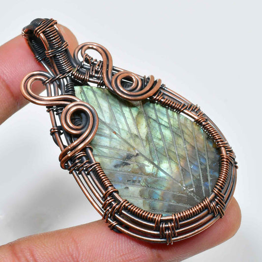 Mystic Tide – Labradorite Copper Pendant