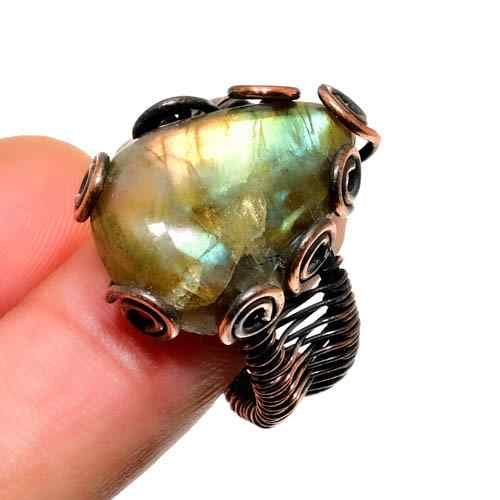 Aurora’s Veil – Labradorite Copper Ring