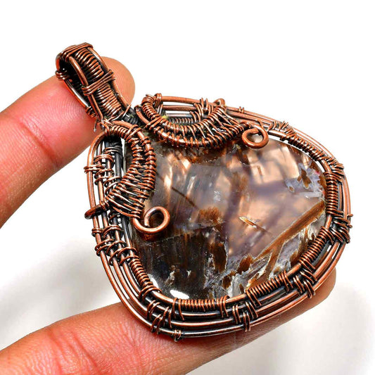 Elysian Glow – Amethyst Copper Pendant