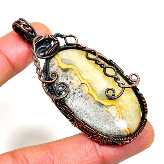 Gaia’s Embrace – Agate Copper Pendant